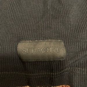 Set active tshirt. Never worn